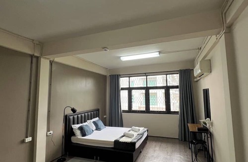 Chong Nonsi Hotel | The Cage Yan Nawa