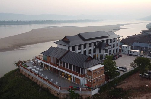 Sang Khom Hotel | Sand & River Hotel