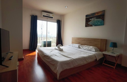 Nakhon Chai Si Hotel | DreamStay