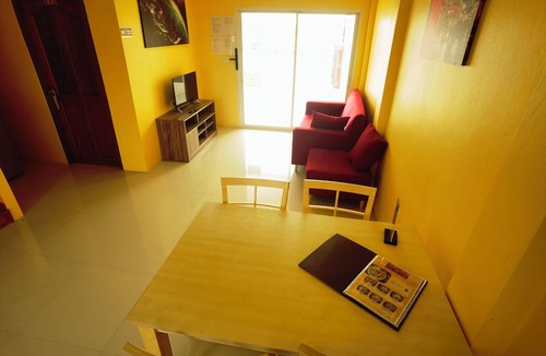 Nakhon Chai Si Hotel | DreamStay