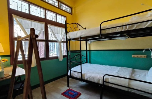 Maha Phruttharam Hostel | During Moonshine Hostel Samyan