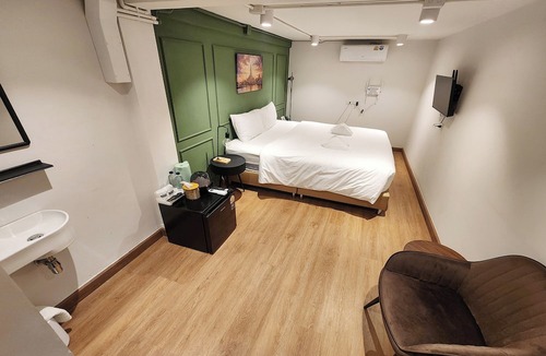 Wat Sam Phraya Hotel | Shade House Bangkok Oldtown