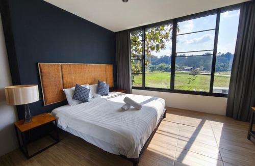 Mae Pong Villa | Brick Box Pool Villa & Café