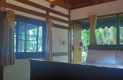 Thong Pha Phum Resort | Kawarin Saiyai Cottage and Lake