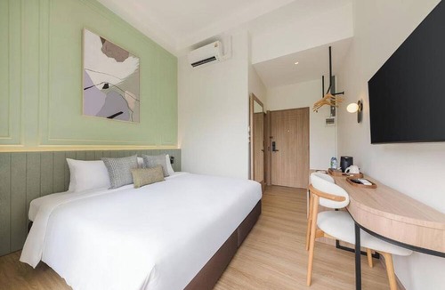 Phra Nakhon Hotel | Upstairs at Ton Ton