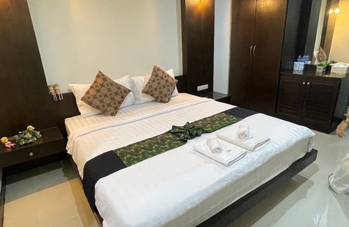 Pak Nakhon Hotel | Miracle Moon Resident