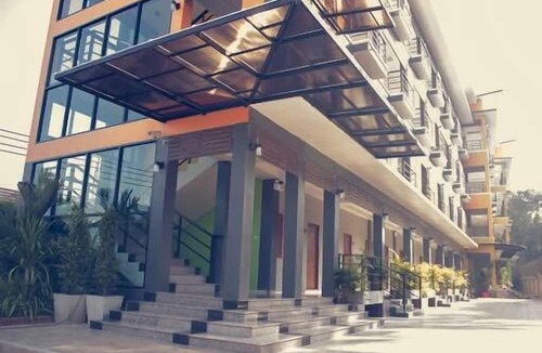 Warin Chamrap Hotel | Waen Petch Place