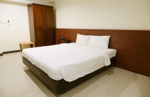 Bang Kra So Hotel | V.Resotel Hotel