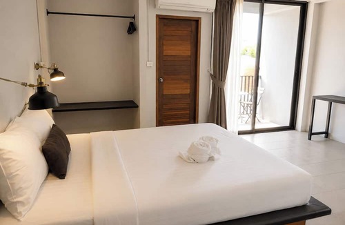 Nuea Khlong Hotel | Palmari Boutique Hotel