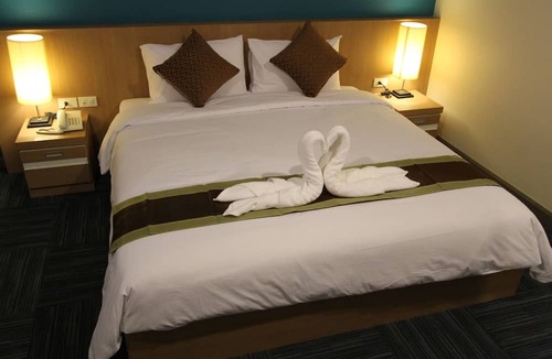 Ban Pa Yang Hotel | S Tara Grand Hotel