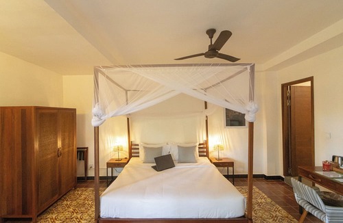 Daun Penh Hotel | Jungle Addition