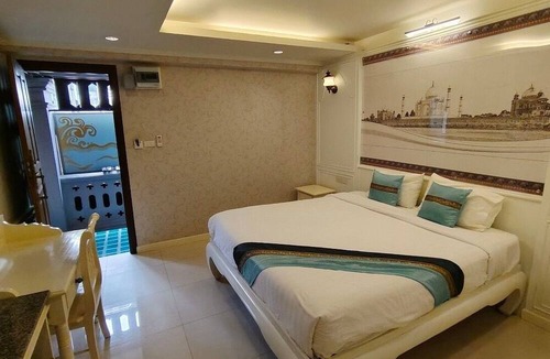 Thapae Hotel | The Boone Hotel