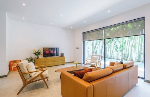 Bangkok Central Business District Villa | The Designer 49 Villa