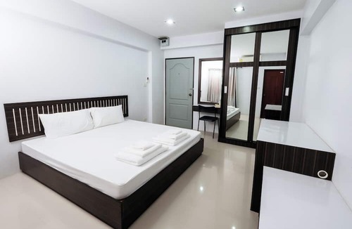 Bang Pla Ma Hotel | Creston Grand