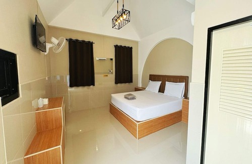 Uthai Hotel | OYO 75522 Classroom Resort Ayutthaya