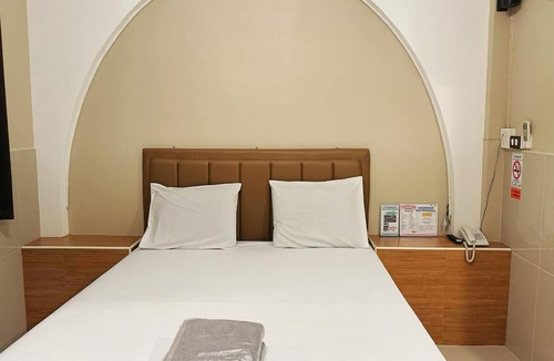 Uthai Hotel | OYO 75522 Classroom Resort Ayutthaya