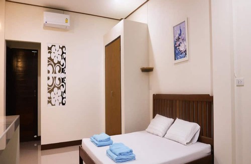 Samut Songkhram Hotel | Capital O 75521 Sang Siri Apartment