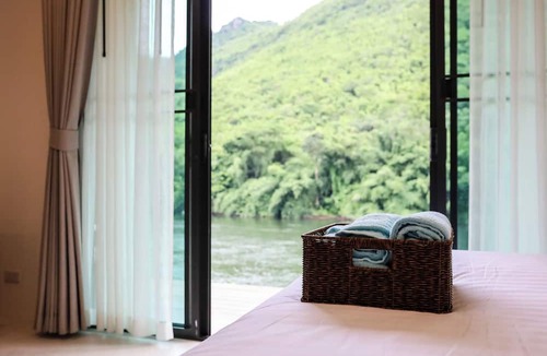 Tha Kradan Hotel | Tiger House River Kwai