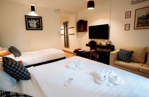 Nai Mueang Hotel | Ubon Huan Kaew