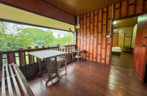 Kamphaeng Saen Hotel | Suree Garden Resort & Karaoke
