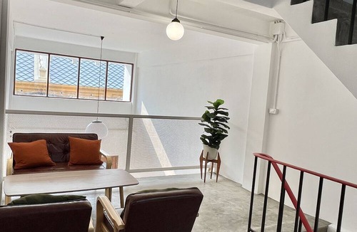 Pom Prap Sattru Phai House | Sabay Home