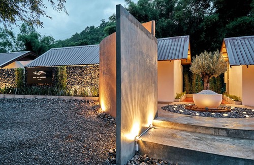 Tambon Nam Chun Resort | Baan Rai Santisuk