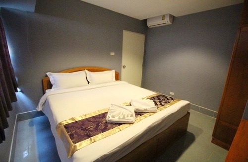 Prawet Hotel | Lee Place Phatthanakan Condo