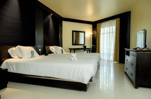 Pak Nam Hotel | The Nouveau Chumphon Beach Resort & Golf