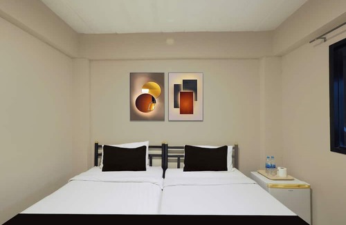 Ratchadaphisek Hotel | RQ Bangkok Huai Khwang by Collection O