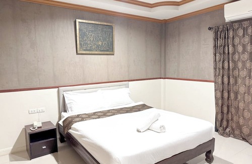 Chomphu Hotel | Grand Amazon Hotel