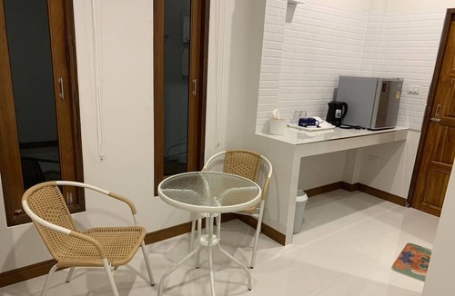 Chakphong Hotel | Sisters Home Laem Mae Phim