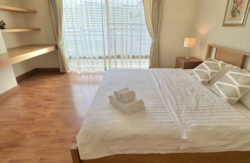 Tha Thaewawong Apartment | Sriracha Avenue