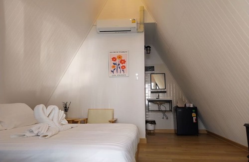 Si Racha Hotel | It My Life Cafe X Camp