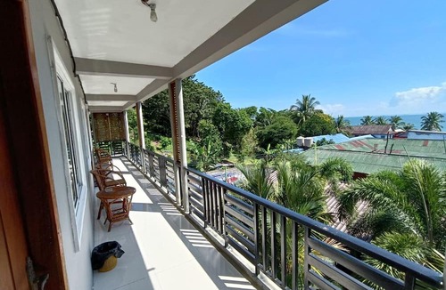 Koh Rong House | Roomy Guesthouse