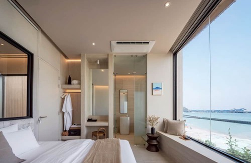 Koh Lan Villa | POV Pool Villas