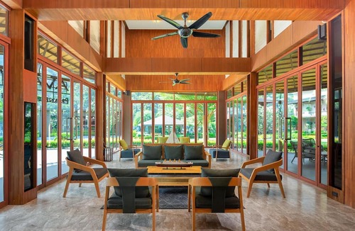 Sam Roi Yot Hotel | La Isla Pranburi Beach Resort