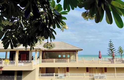 Ban Chang Hotel | Royal Phala Cliff Beach Resort and Spa