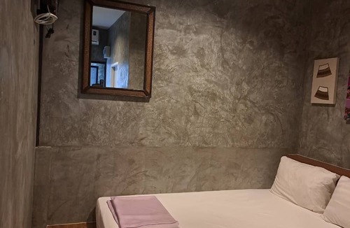 Bang Na Hostel | BKK TEAK