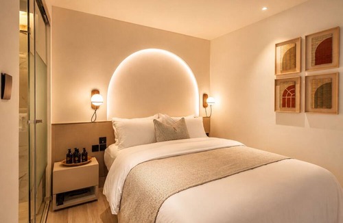 Wang Burapha Phirom Hotel | Corridor2407 Hotel