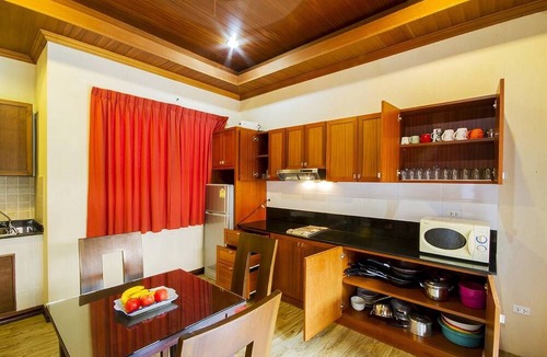 Jomtien House | Pratamnak Group Villa Near Walking Street