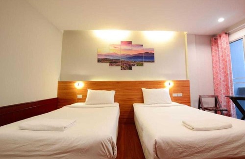 Silom Hotel | Collection O Thaiphiphat House Silom