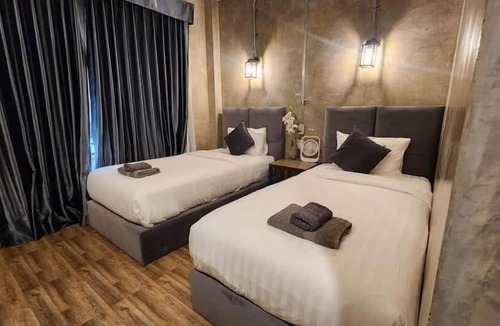 Sakae Krang Bed & Breakfast | Tree House HomeStay