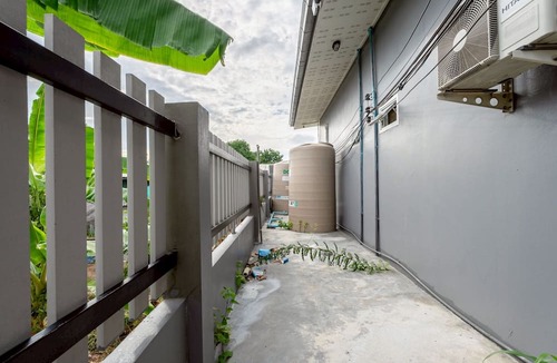Pong Villa | Luxurious 12-bedroom Villa Retreat in Tambon Pong, Thailand