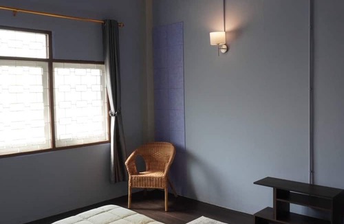 Wang Burapha Phirom House | Large Room Near Grand Palace