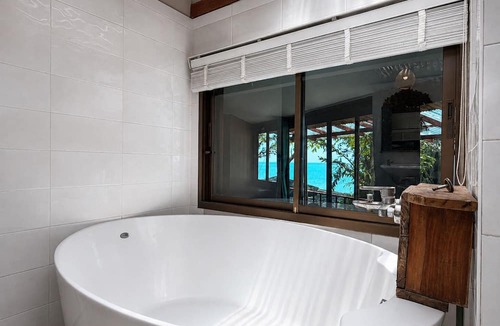 Nuea Khlong Resort | Ting Rai Bay Resort
