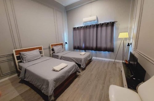 Pakse Hostel | You empire Hostel and Bar