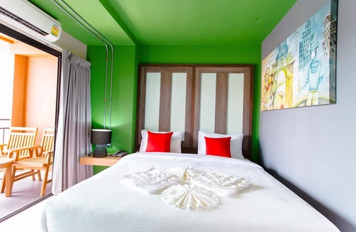 Saen Suk Hotel | 3 Kwan Village