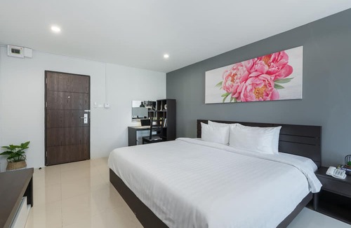 Nong Bon Hotel | De Botan Srinakarin Hotel & Residence