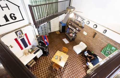 Bangkok Central Business District Hostel | Home16 Hostel 16
