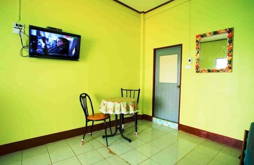 Ko Sichang Hotel | Rimtalay Resort Koh Si Chang